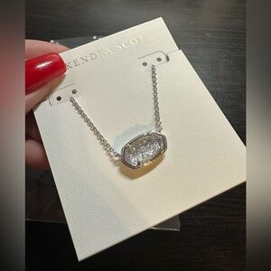 NWT KENDRA SCOTT Elisa 2025 Silver Collector’s Edition Short Pendant Necklace